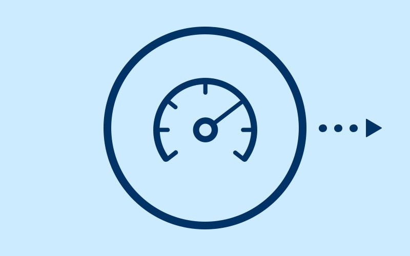 Tamsiai mėlyna spidometro piktograma, simbolizuojanti optimizuotus resursus