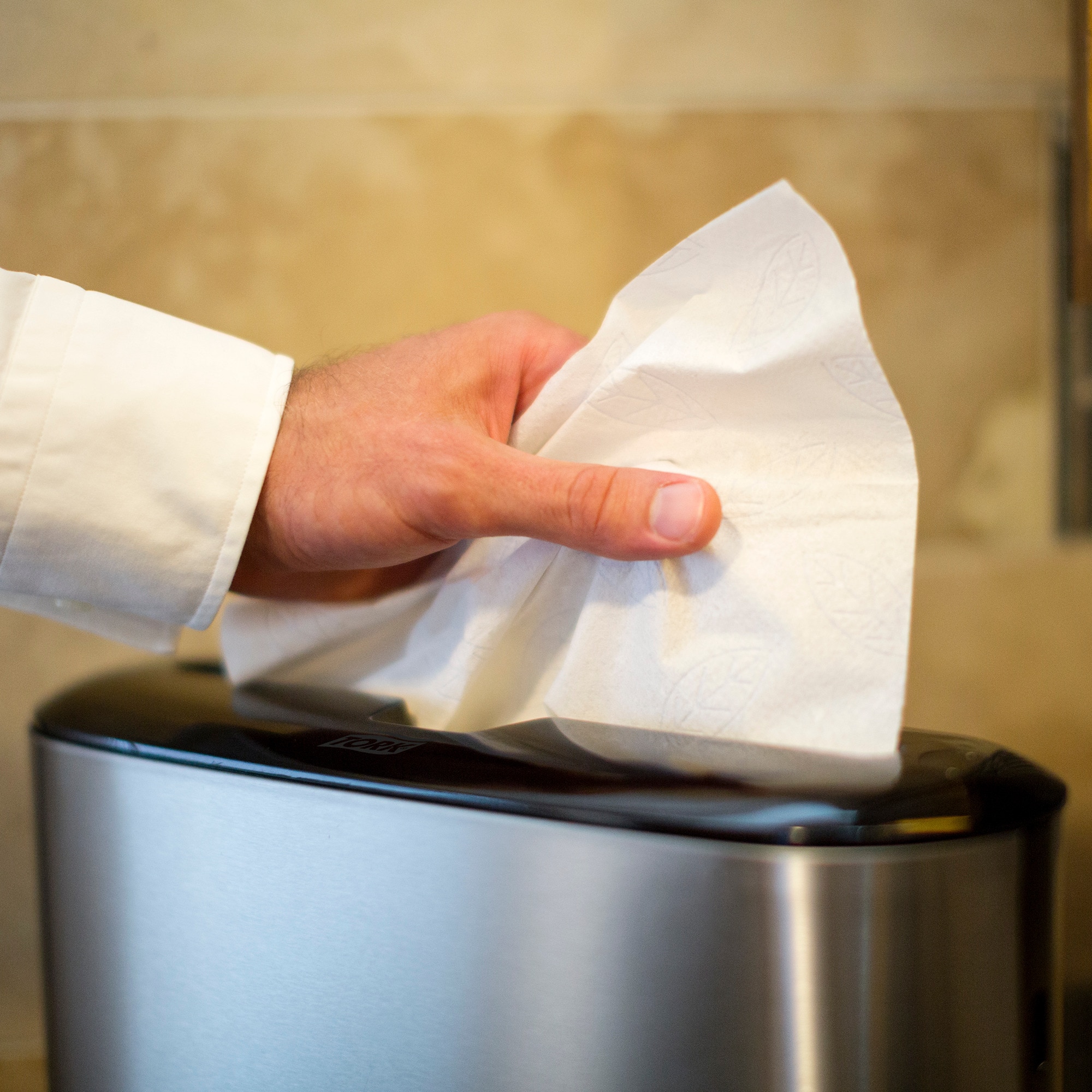Tork Xpress® Countertop Multifold Hand Towel Dispenser H2