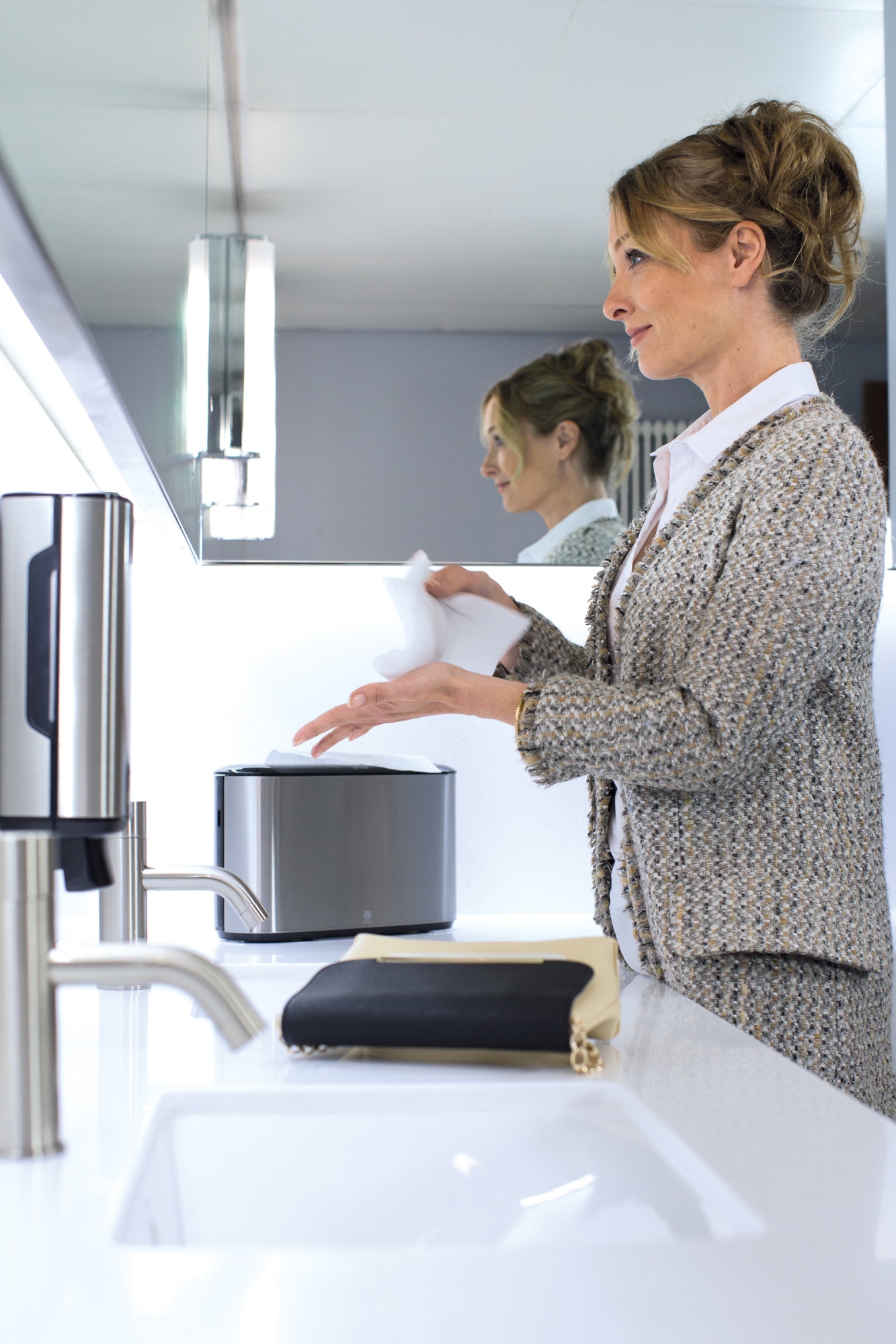 Tork Xpress® Z Katlı Havlu Dispenseri Masa Üstü Paslanmaz Çelik H2