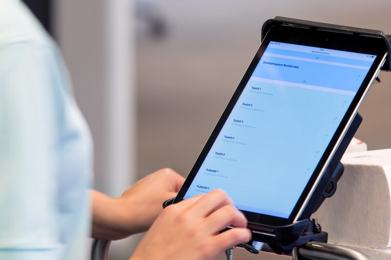 EasyCube_tablet_connected cleaning.tif EasyCube_tablet_connected cleaning.tif