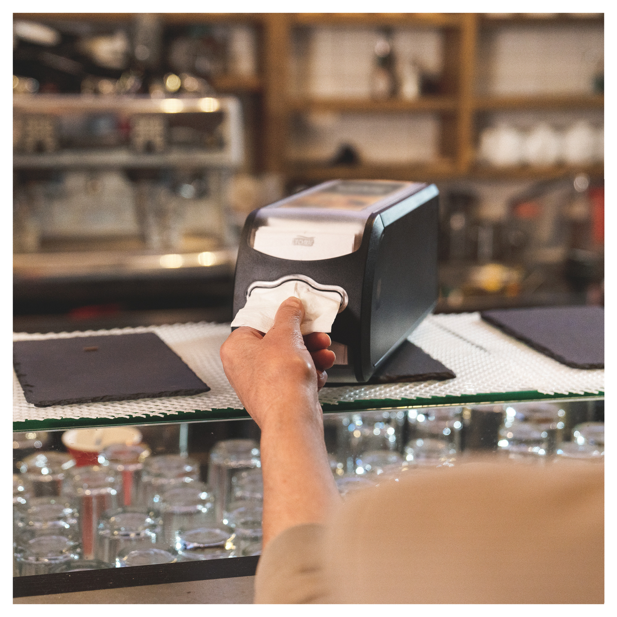 Distributeur de serviettes sur table Tork Xpressnap® Fit, trousse de démarrage