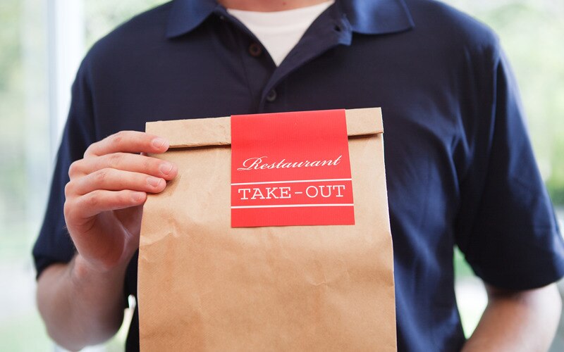 Person mit Tasche 