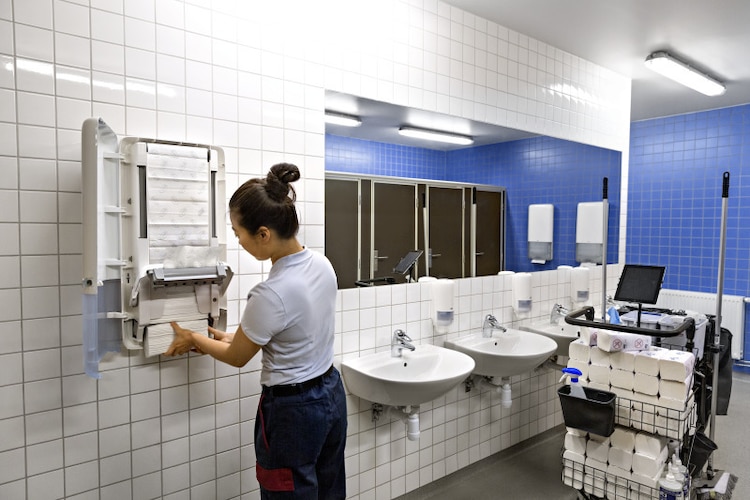 Tork Peakserve ofrece más flexibilidad para el personal de limpieza